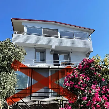 Can's Homes 펜션 쿠사다시